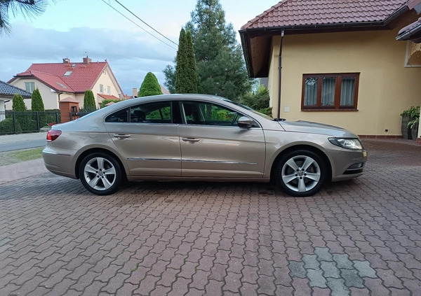 Volkswagen Passat cena 40900 przebieg: 230000, rok produkcji 2015 z Lubin małe 497